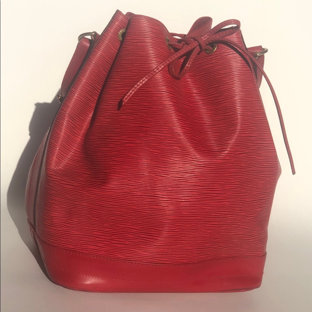 Louis Vuitton Noé - Red   (Excellent condition)